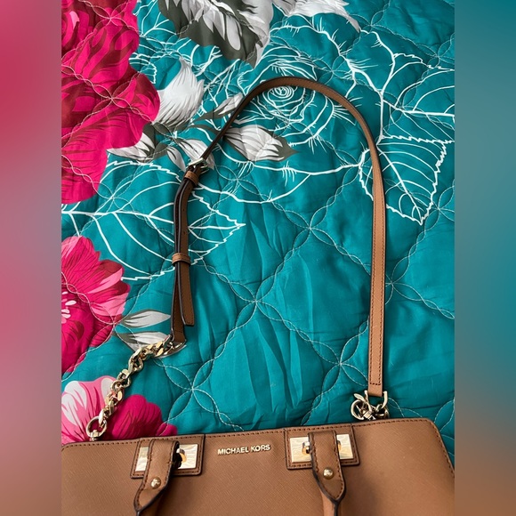 Michael Kors Tote 👜 - Picture 7 of 8